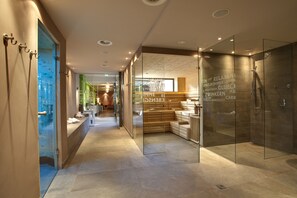 Sauna, steam room