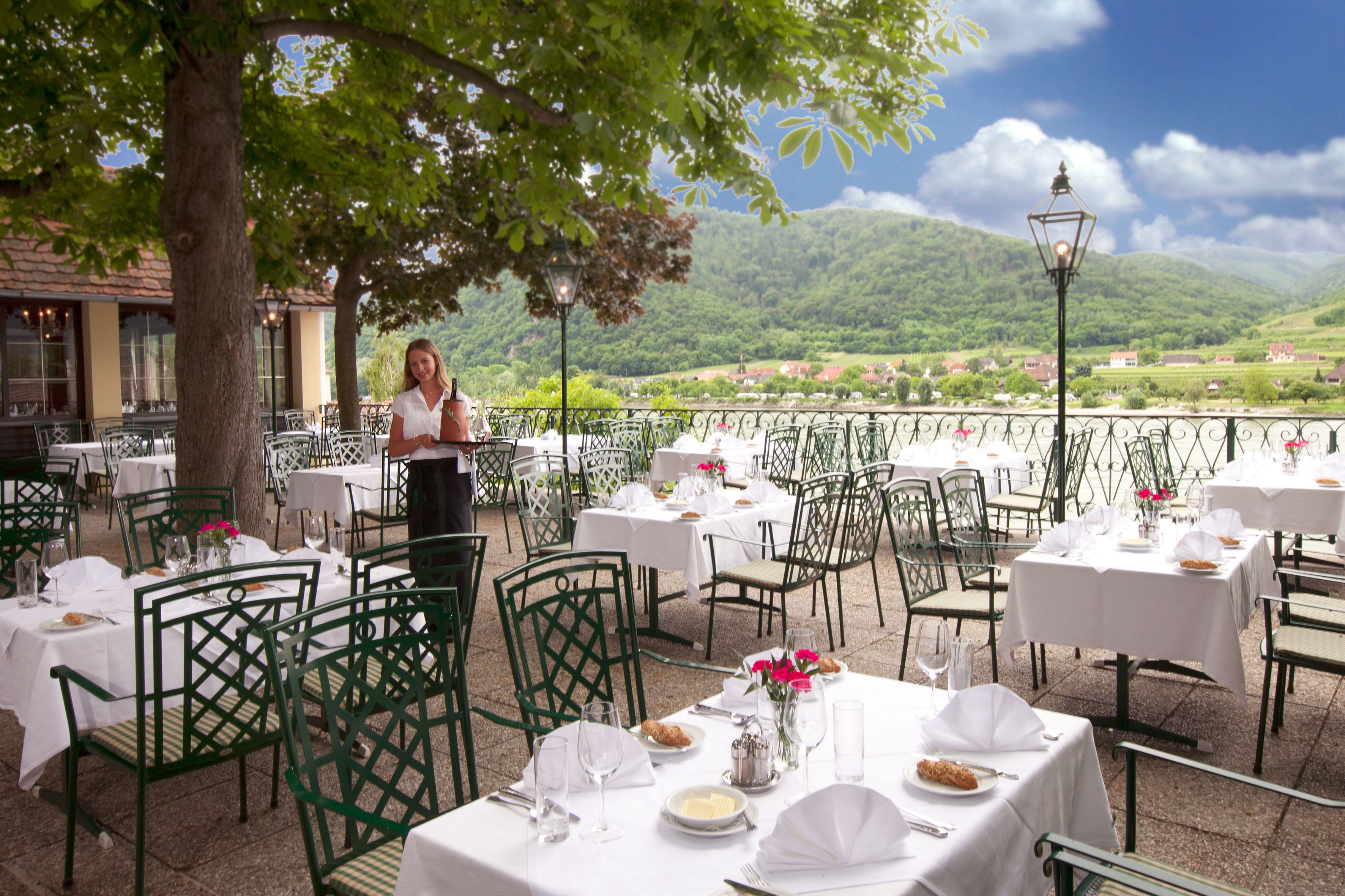 lunch and dinner served, regional cuisine