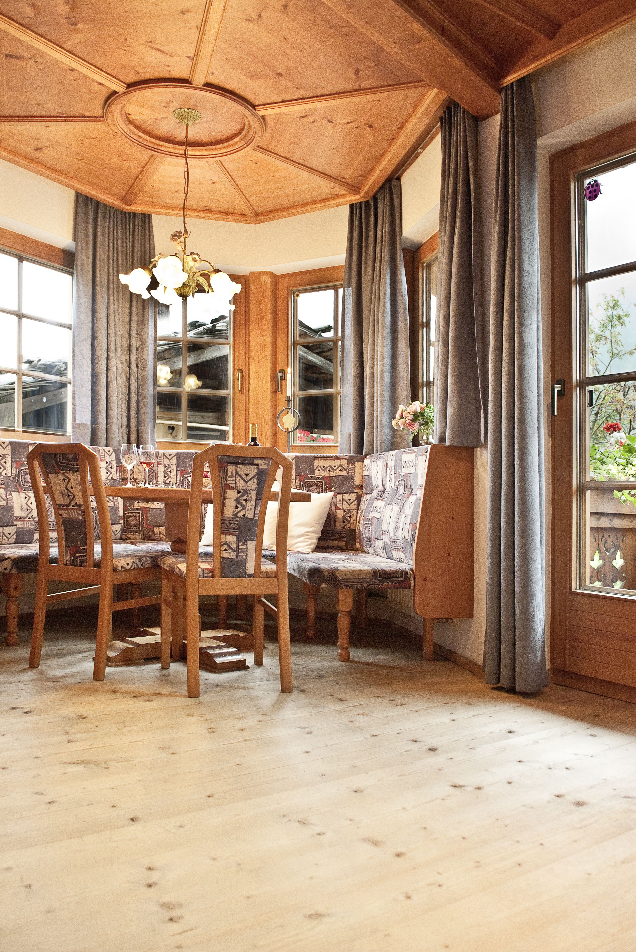 comfort apartment, mountain view (not included: cleaning fee 32 eur p.p) | 2 bedrooms, free wifi, bed sheets