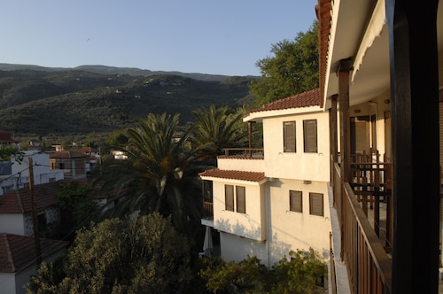 Magani Apartments & Maisonettes