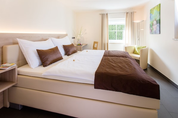 Doppelzimmer | Schreibtisch, schallisolierte Zimmer, Babybetten, Zustellbetten