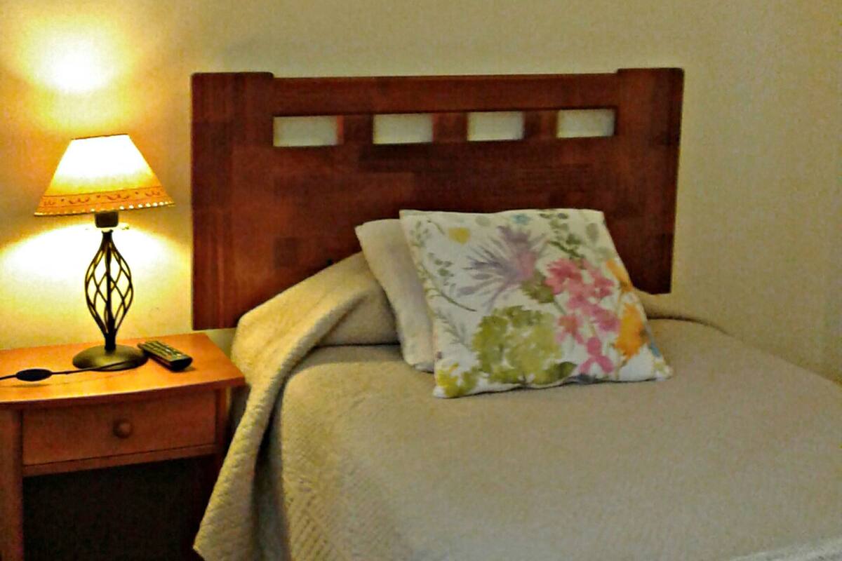 Chambre Simple, salle de bains privée | Literie de qualité supérieure, couette en duvet d'oie, surmatelas