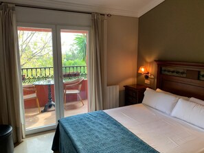 Superior Double Room | Free WiFi, bed sheets