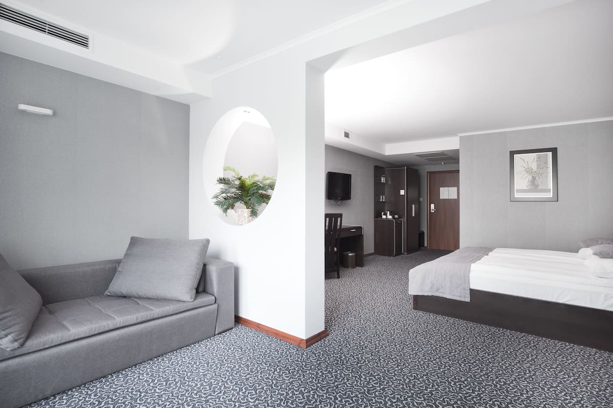 studio | 1 bedroom, desk, blackout curtains, iron/ironing board