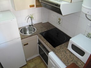 Fridge, microwave, oven, coffee/tea maker - Casalmar (Salou)