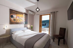 Two-Bedroom Apartment with Garden and Pool View | Ausblick vom Zimmer