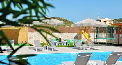 ID Holiday Living