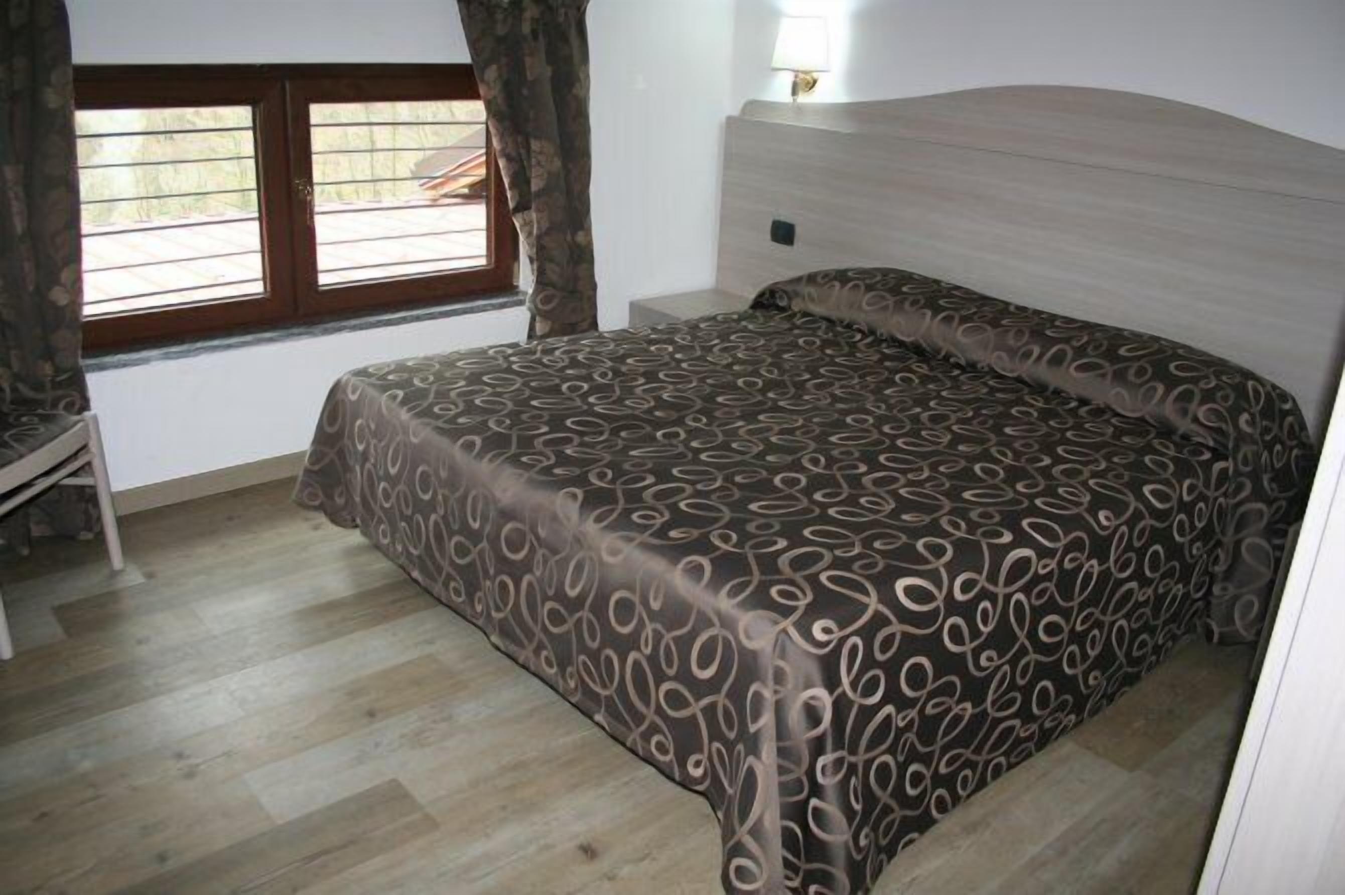 Comfort dubbelrum eller tvåbäddsrum | Select Comfort-madrasser, skrivbord, gratis barnsängar och gratis wi-fi