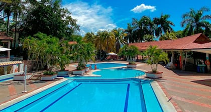 Hotel Girardot Resort by On Vacation