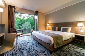 Caja de seguridad en la habitación y decoración personalizada 