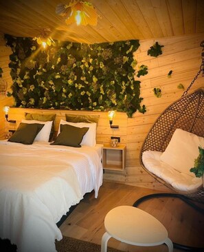 Caja de seguridad en la habitación y decoración personalizada