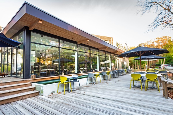 Serveert ontbijt en diner