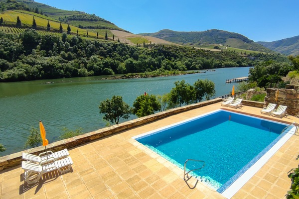Piscina a l'aire lliure de temporada