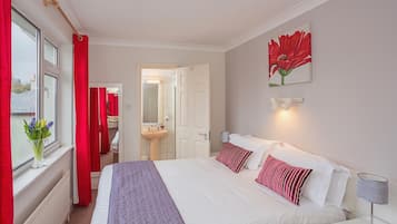 In-room safe, individually decorated, desk, iron/ironing board