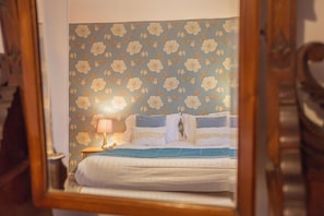 In-room safe, individually decorated, desk, iron/ironing board