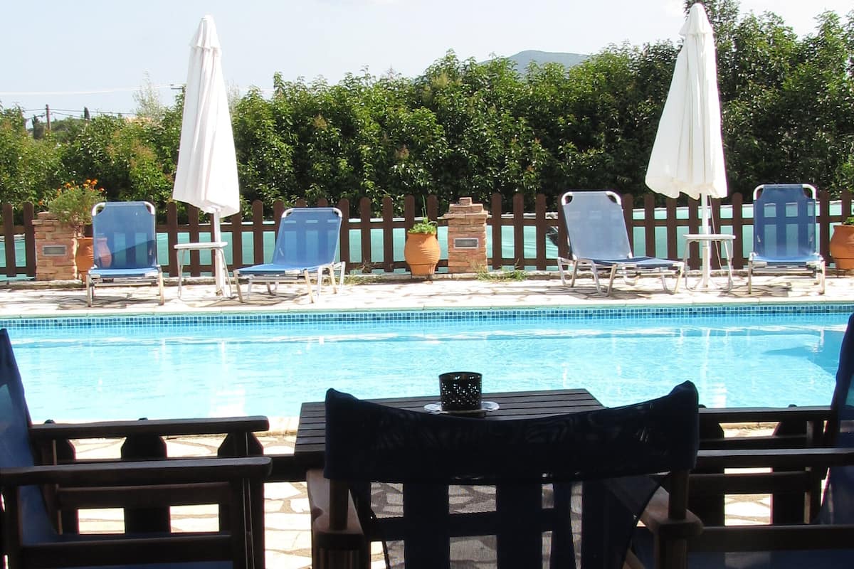 Appartamento, vista piscina | Tende oscuranti, insonorizzazione, culle/letti per bambini (gratuiti)