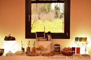 Daily buffet breakfast for a fee - Principessa Pio (Ferrara)