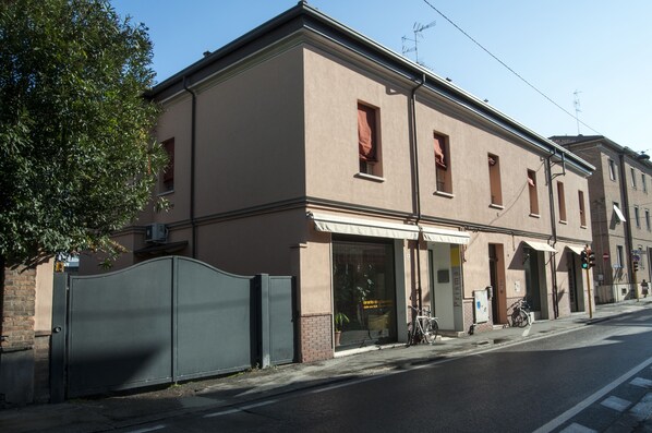 Front of property - evening/night - Al Battistero Luxury Suite (Ravenna)
