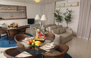 Free daily on-the-go breakfast