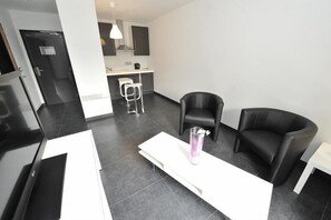 Superior Studio, Lake View | Premium bedding, minibar, in-room safe, desk