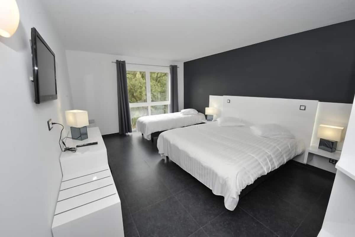 Superior Triple Room, Lake View | Premium bedding, minibar, in-room safe, desk