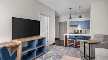 In-room safe, desk, iron/ironing board, free cribs/infant beds