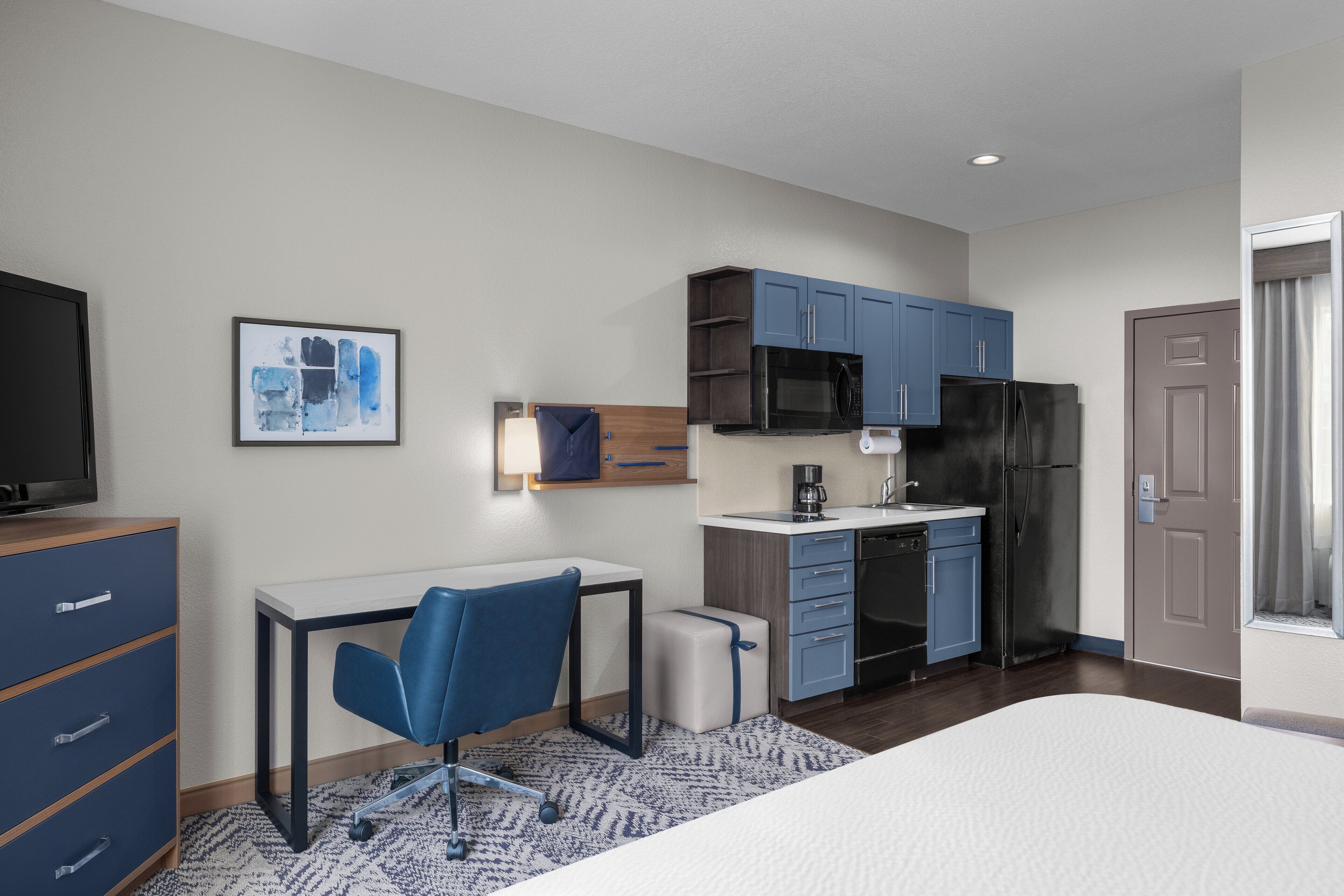 1 bedroom, in-room safe, desk, iron/ironing board