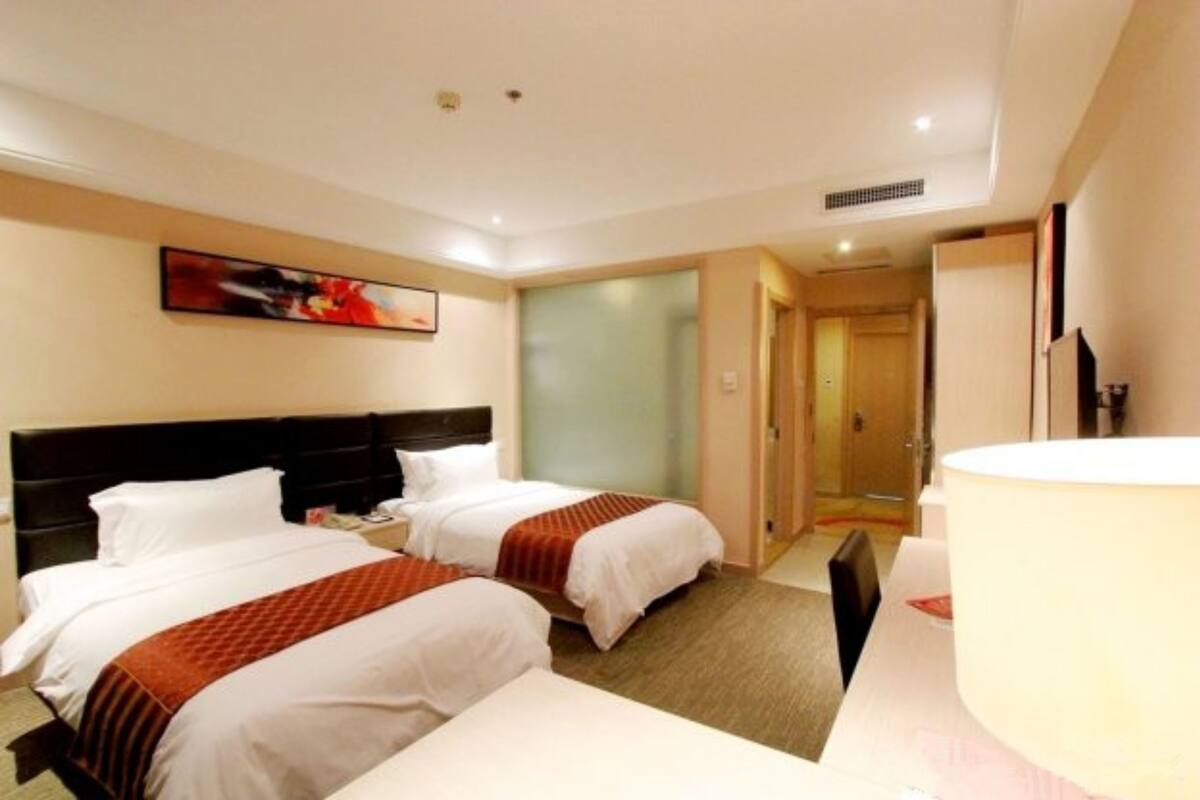 Deluxe Superior Room, 2 Single Beds | Desk, blackout drapes, iron/ironing board (on request), WiFi (free)
