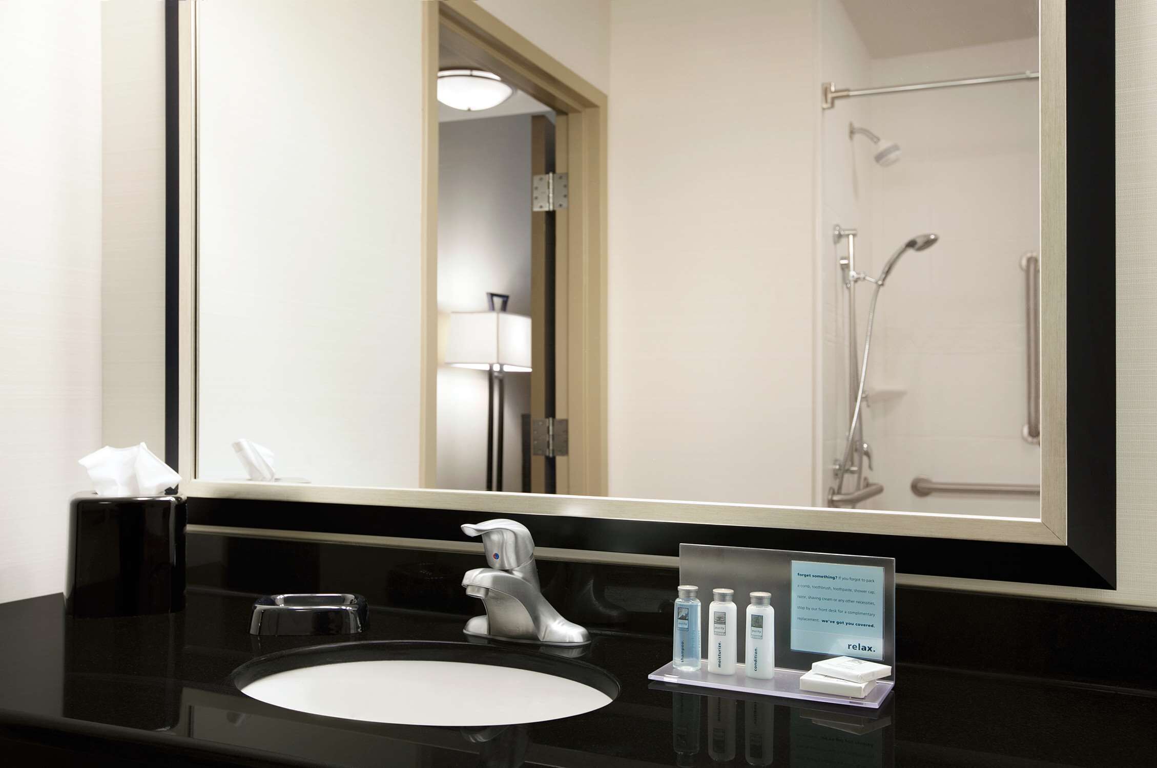 Kamar, 1 Tempat Tidur King, akses difabel, Bebas Asap Rokok | Kamar mandi | Shower, pengering rambut,  dan handuk
