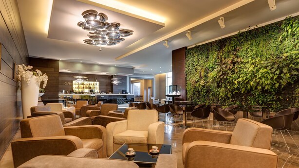 Lobby-lounge