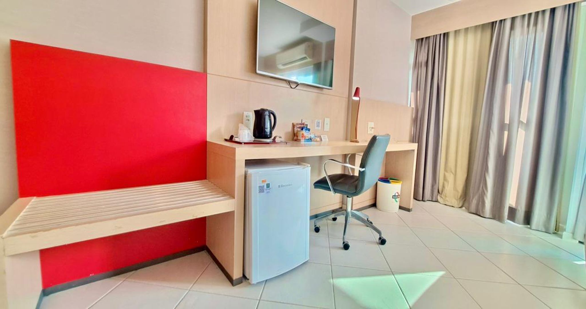 superior triple room, 3 single beds, non smoking | hypo-allergenic bedding, minibar, in-room safe, desk