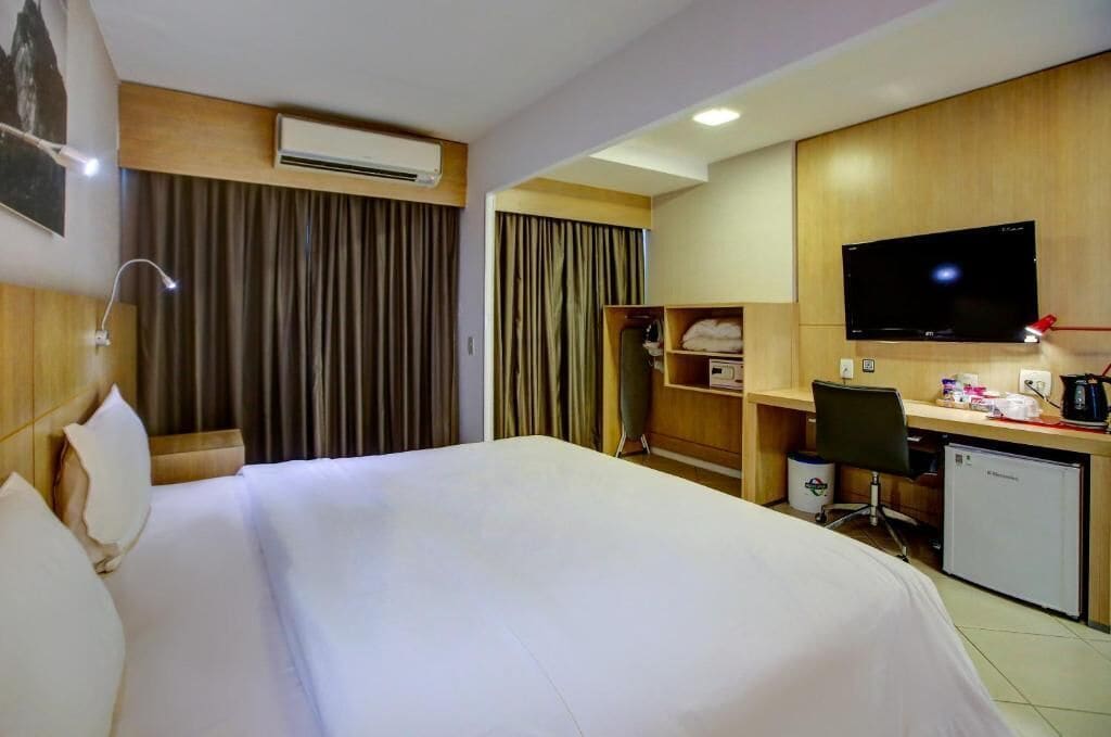 슈피리어 더블룸, 킹사이즈침대 1개, 이동 약자 지원 | 저자극성 침구, 미니바, 객실 내 금고, 책상