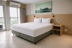 Superior Double Room, 1 King Bed, Mobility Accessible | Hypo-allergenic bedding, minibar, in-room safe, desk - Quality Rio de Janeiro Barra da Tijuca (Rio de Janeiro)