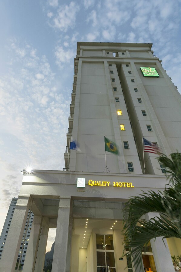 Façade de l’hébergement - soirée/nuit