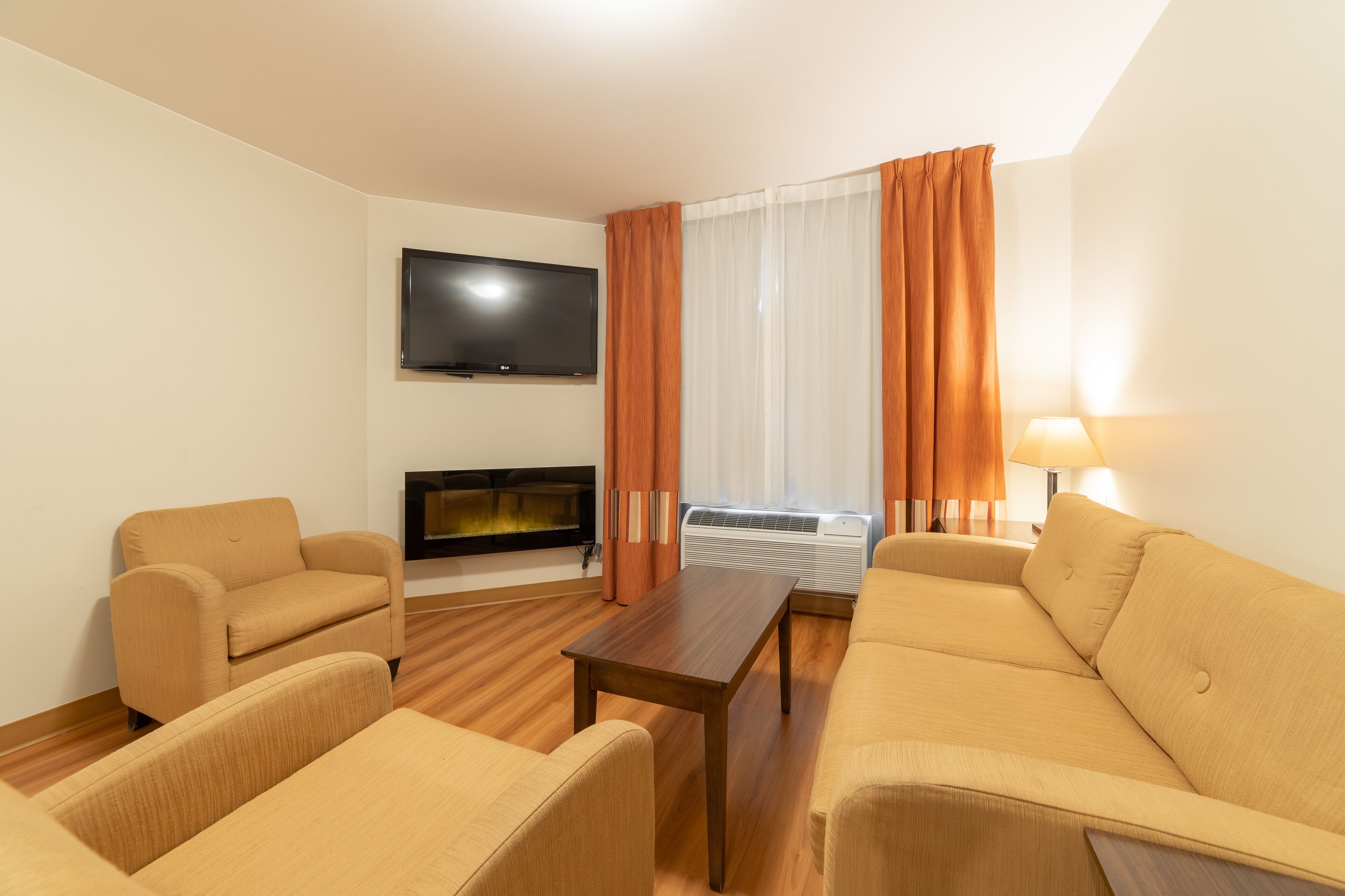 suite, 1 king bed, non smoking | premium bedding, down duvets, desk, blackout curtains