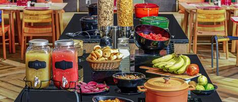 Petit déjeuner buffet (200 INR par personne)