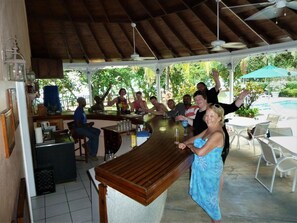 Bar (on property) - Plantation Beach Villas (Black Rock)
