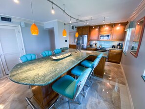Private kitchen - Resort Harbour Properties (Fort Myers)