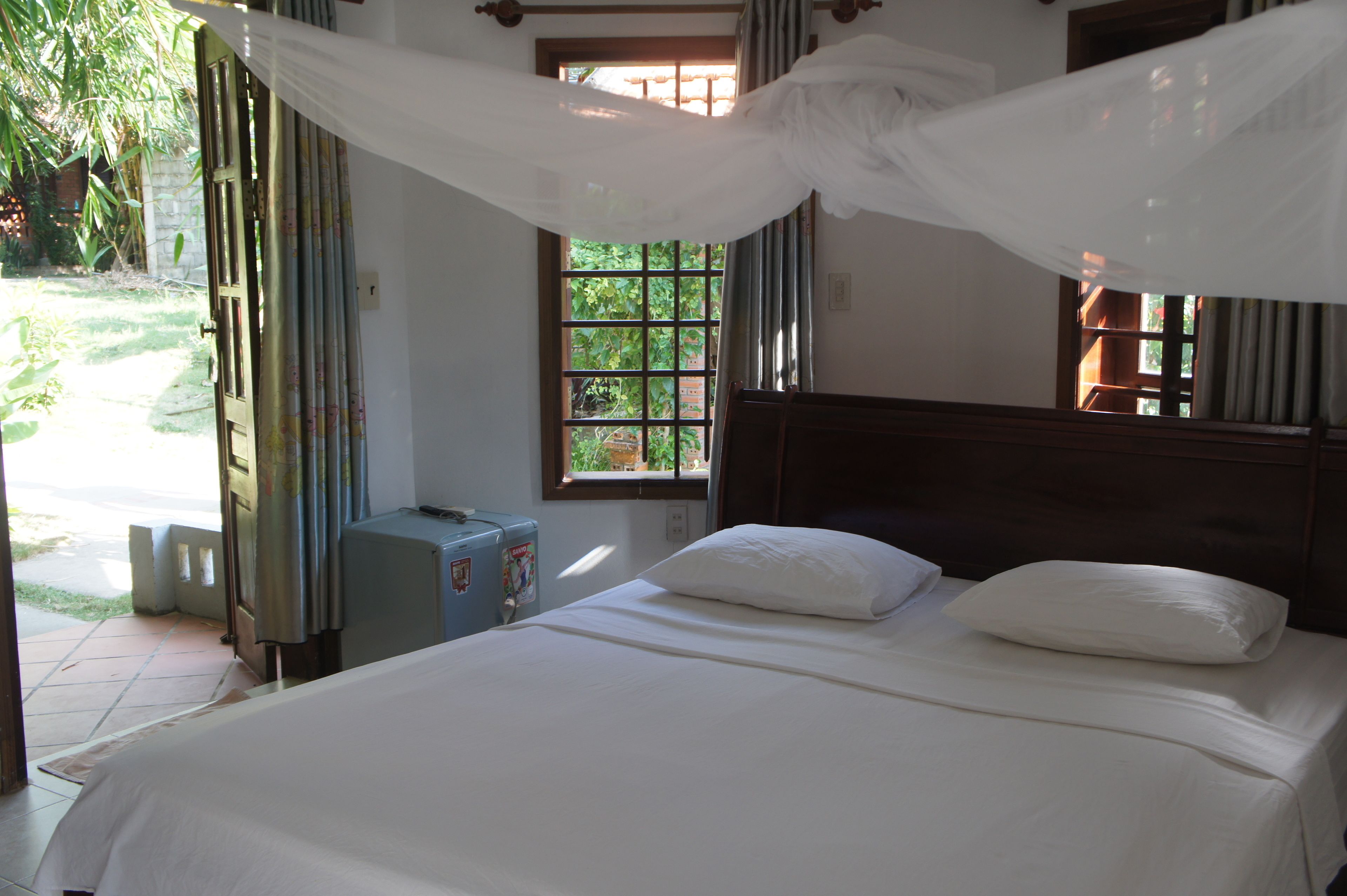 minibar, in-room safe, desk, blackout curtains