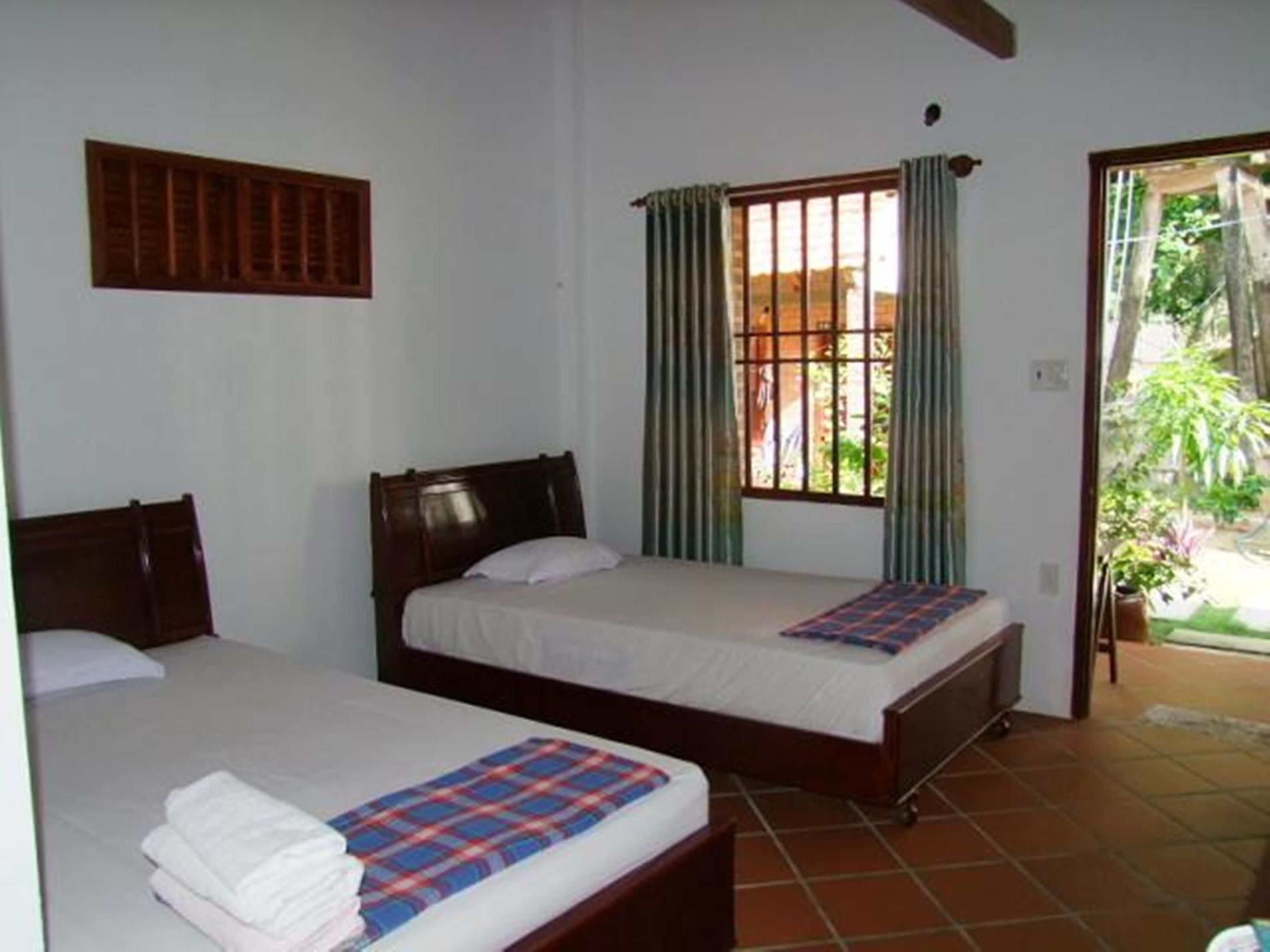 minibar, in-room safe, desk, blackout curtains