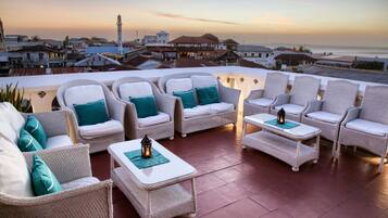 Cocina asiática con vista al mar