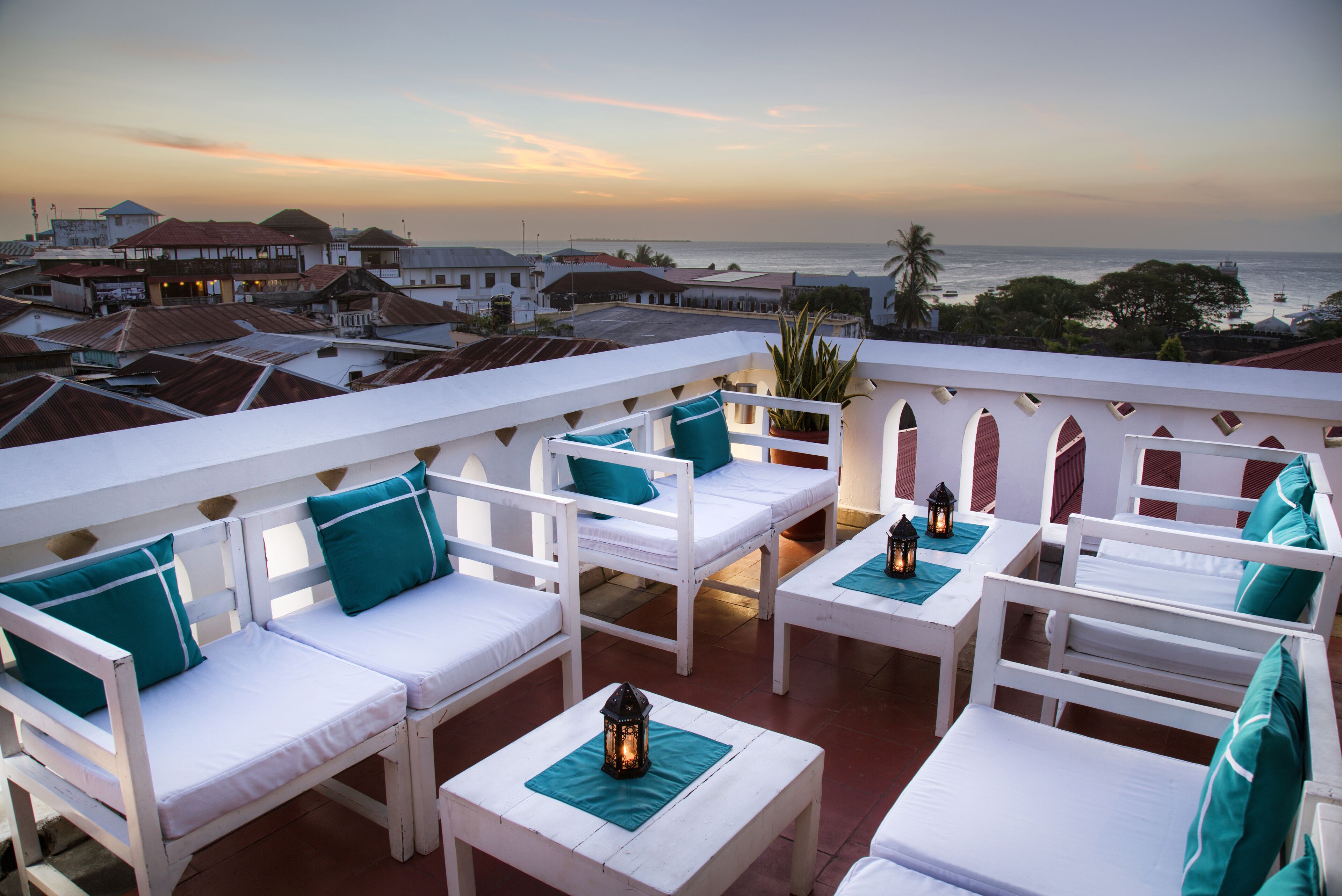 rooftop bar, ocean views, open daily