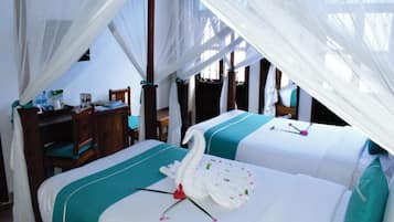 Minibar, in-room safe, individually decorated, individually furnished