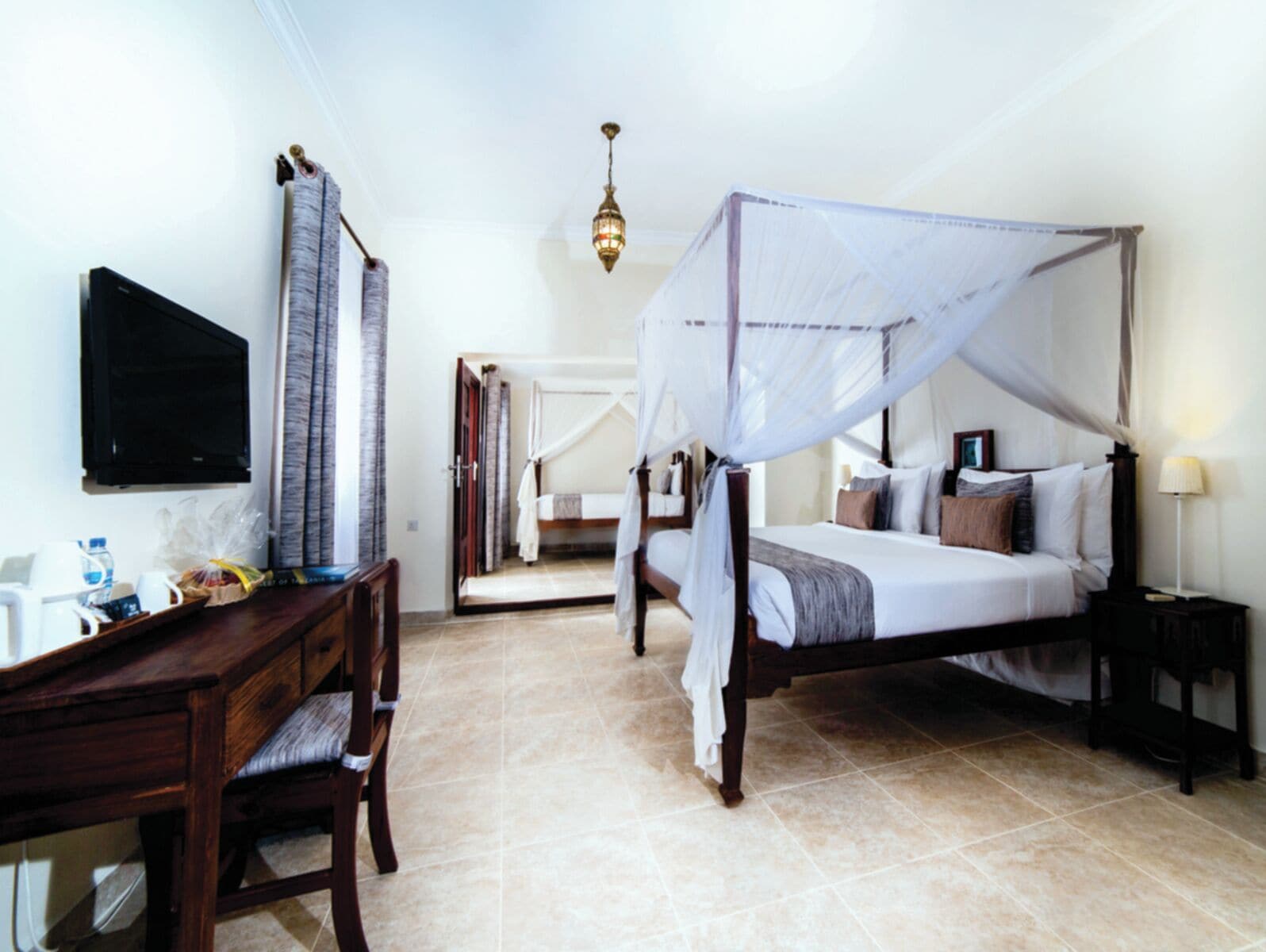 Familierom | Minibar, safe på rommet, individuelt dekorert og individuelt innredet