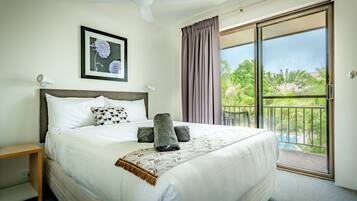 Standaard appartement, 2 slaapkamers | Pillowtop-bedden, een strijkplank/strijkijzer, gratis wifi, beddengoed
