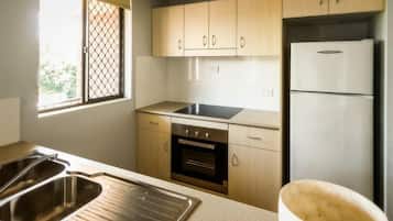 Standard Apartment, 2 Bedrooms | Private kitchen | Full-size fridge, microwave, oven, stovetop