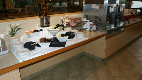 Canad Inns Destination Centre Windsor Park - Image 39