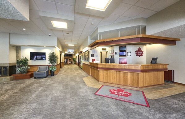 Lobby - Canad Inns Destination Centre Windsor Park (Winnipeg)