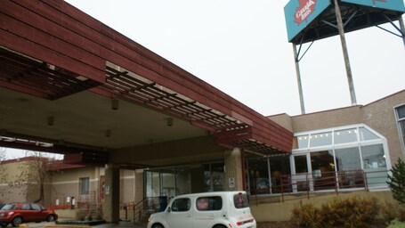 Canad Inns Destination Centre Windsor Park - Image 11