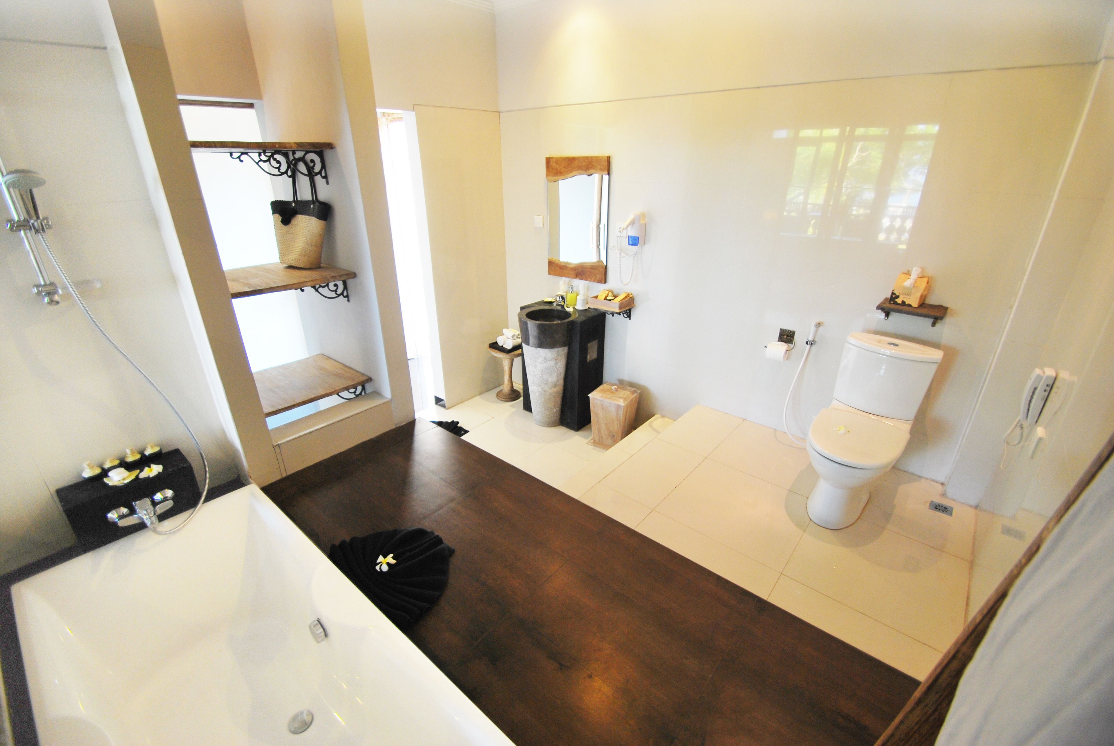 superior room | 1 bedroom, minibar, in-room safe, desk